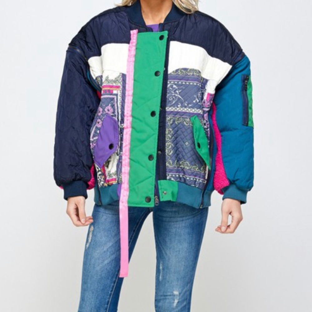“Pack Lite Windbreaker”